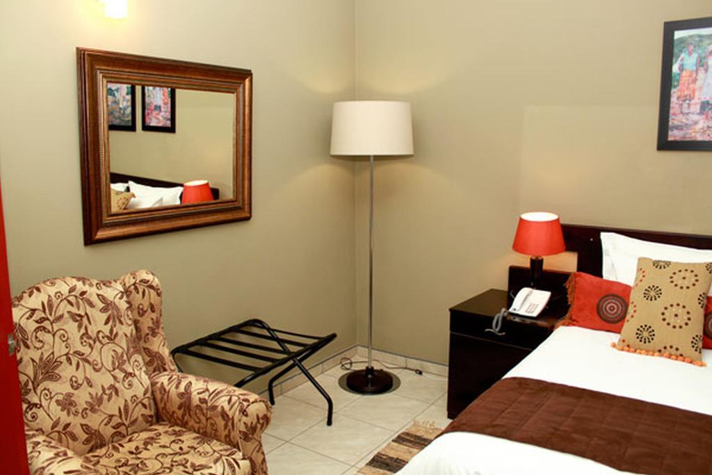 2Ten Hotel Sibasa المظهر الخارجي الصورة