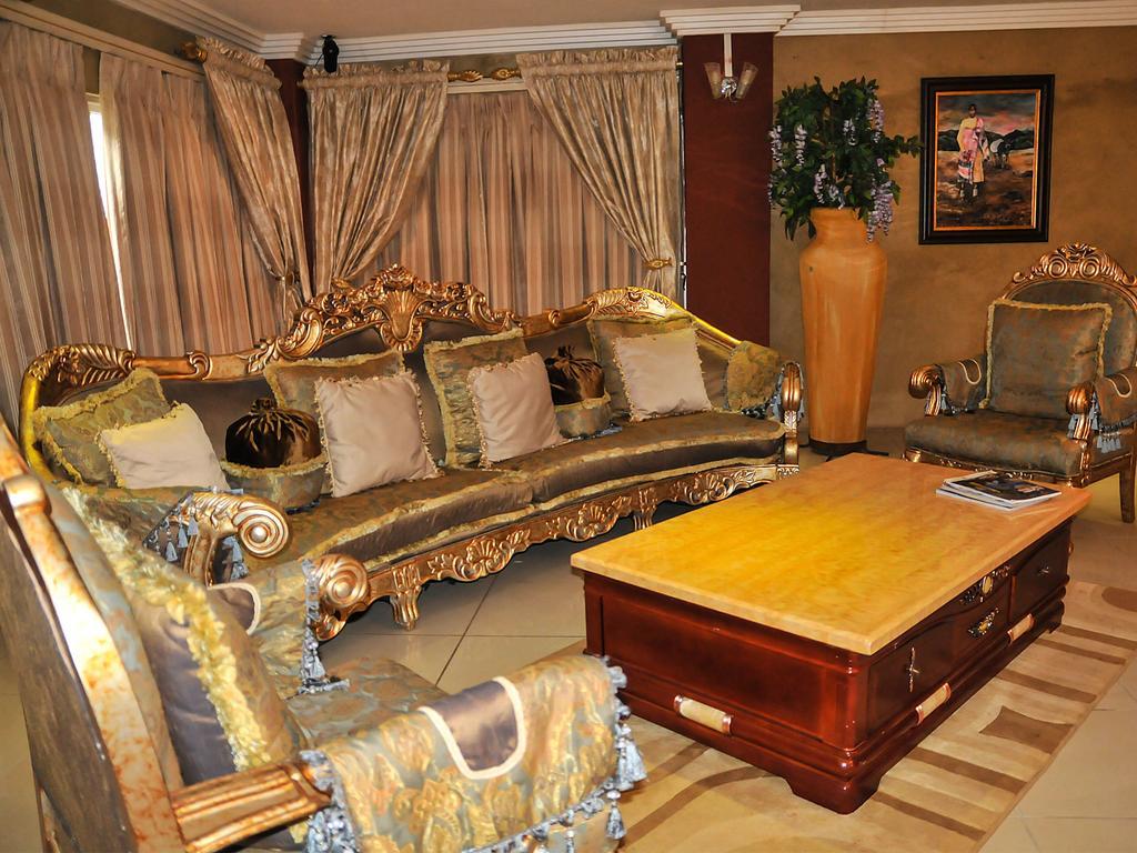 2Ten Hotel Sibasa المظهر الخارجي الصورة