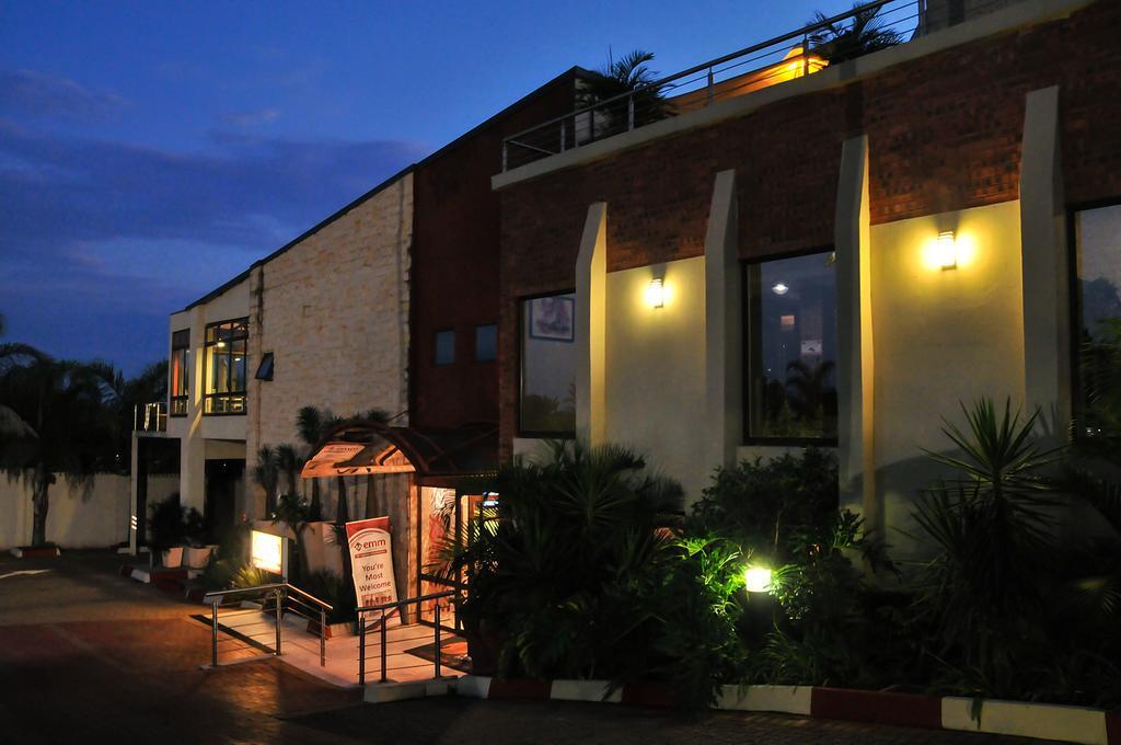2Ten Hotel Sibasa المظهر الخارجي الصورة